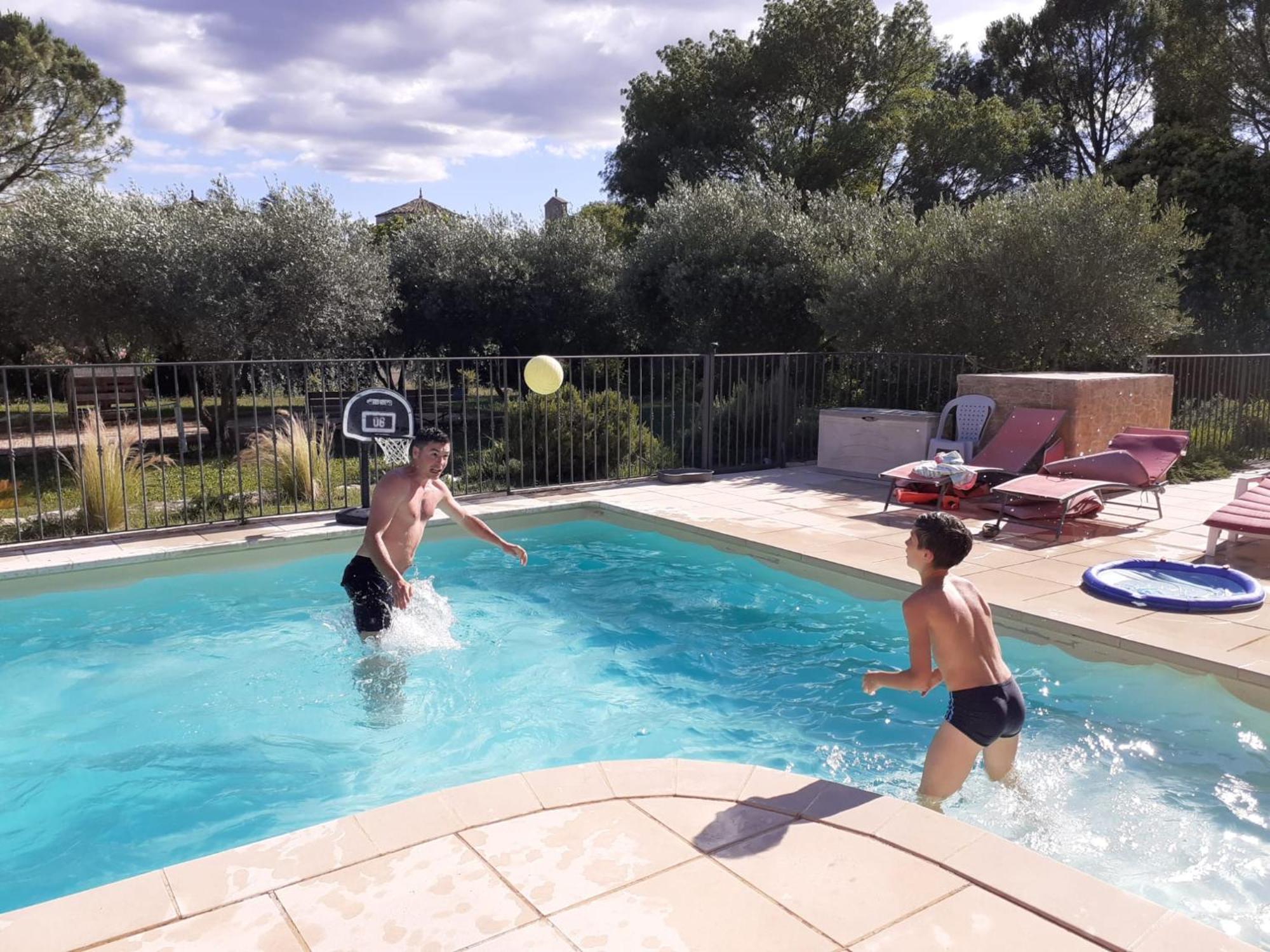La Clastre Location D'Un Studio Avec Piscine Et Clim Pres D'Uzes Bourdic Exterior foto